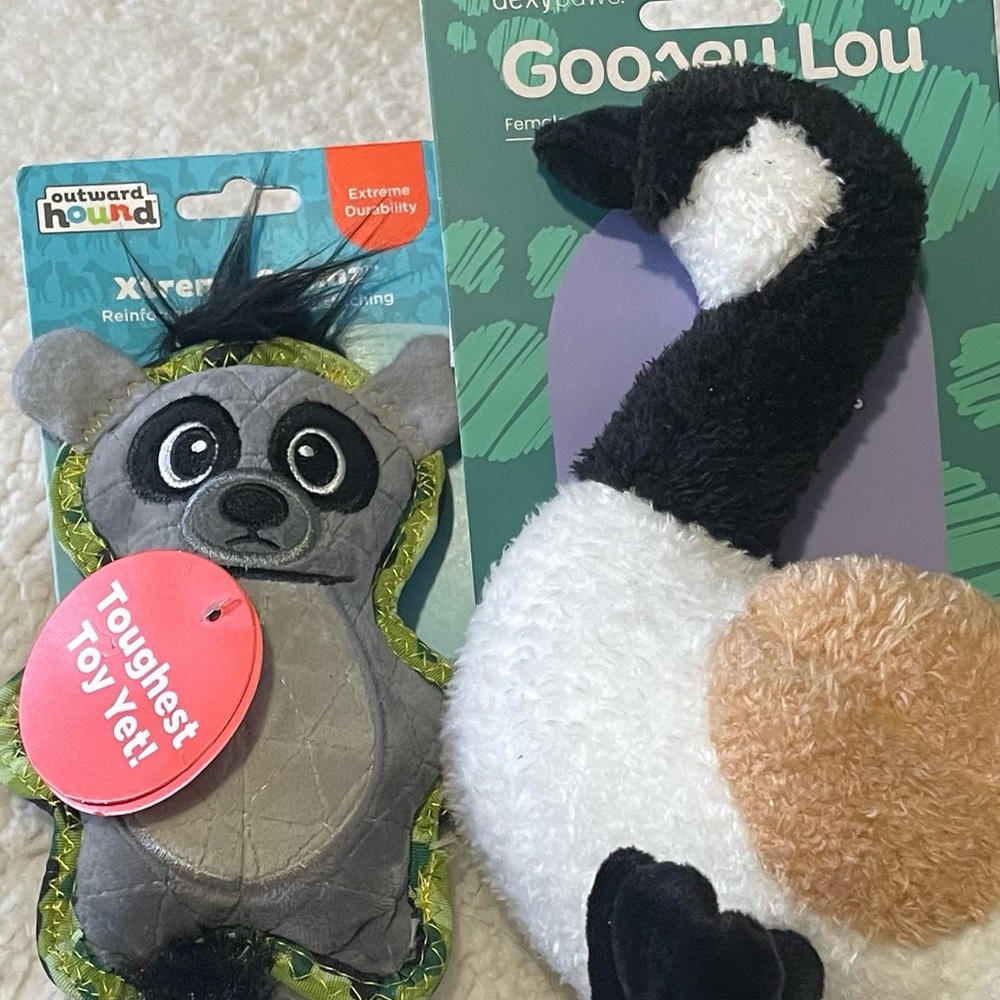 2 PIECE Dog Chew Toy Outward Hound LEMUR & Dexy Paws GOOSE - Picture 2 of 6